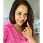 Sameera Reddy Instagram - I take voting super seriously! Today is the Assembly Elections 2019 and I cast my vote in Bandra, Mumbai ! Let’s do this 💪🏼 #maharashtraelections2019 #indian #citizen #mumbai #vote