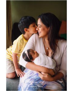 Sameera Reddy Instagram - Welcome to my world !! 🥰🌟❣️. . 📷 @mommyshotsbyamrita #mua @perfektmakeover