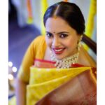 Sameera Reddy Instagram - Throwback to my Godh Bharai! Time really flies 😊🌟❤️ . . 📷 @weddingsbyamit @photographsbyishan #mua @namratasoni . #godhbharai #throwback #indian #tradition #saree