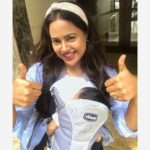 Sameera Reddy Instagram – 40 days done 🎉it’s baby’s day out! It’s a bright shiny day & lil Nyra is lovin it🌟so nice to be mobile 🌼 #babysdayout #momlifebelike #letsdothis