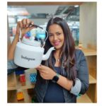 Sameera Reddy Instagram - Chai anyone ? ☕️ @instagram ❤️ Facebook Mumbai Office