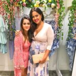 Sameera Reddy Instagram - Disclaimer- Ladies I’m wearing some killer shapewear @spanx 🙃 Holding all my lovely #postpartum bulges in❤️ this pregnancy I’m feeling so much better with the body changes . Acceptance is so important because it’s going to be a while before I get back in shape . And that too will be a different version from what I was and I’ve got to embrace it 🤩#postpartumbody #imperfectlyperfect . so I was told for 40 days I shouldn’t step out but it felt sooooo good to meet friends! Love to @kreshabajaj @masabagupta 🤗❤️ beautiful collections ! . #positivebodyimage #loveyourself #bodypositive #momlife #postpartumjourney #keepingitreal