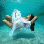 Sameera Reddy Instagram – #throwback to floating together in harmony🌈 now it’s real ! and we’re finding our way 🌸
#imperfectlyperfect #positivebodyimage #socialforgood #loveyourself #nofilter #nophotoshop #natural #water #keepingitreal 📷 @luminousdeep
.
#flashbackfriday 
#acceptance #body #woman #underwater #picoftheday #underwaterphotography #maternityshoot #pool #maternityphotography #pregnantbump #positivevibes #pregnancy #picoftheday #pregnancyphotography