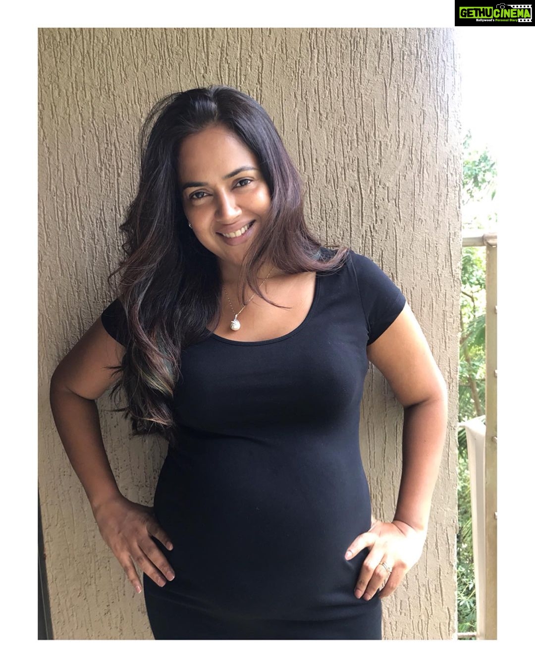 Sameera Reddy Instagram - As part of my #imperfectlyperfect campaign I promised I’d share my post partum journey so here goes. It’s really damn hard on the body when it’s a c section because the stitches hurt like mad. Nothing can ready you for the sleepless nights of endless feeding and your body just feels so out of whack it can really get you down. The tummy swelling takes a while to go and this is day 5 post delivery . Im thrilled to have my daughter in my arms but I can’t help but feel hormonally challenged because of all the changes. It all bounces back and that’s the silver lining ! #postpartum #keepingitreal #nofilter #positivebodyimage #postpregnancybody #postpregnancy #socialforgood #selflove #loveyourself #bodypositive #herewegoagain #imperfectlyperfect 🌈