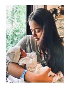 Sameera Reddy Instagram - This little girl gave me the strength of wild horses. She wanted me to find myself again. She knew I was lost and she showed me the way. I found a voice in celebrating motherhood, wanting change on body perception and the best part was reaching out to people to just feel good about themselves . I’m so happy that people felt so connected and supported me to get here ! We prayed for a #babygirl 🌸🙏🏻 and we are #blessed ! #baby #pink #itsagirl #motherhood #mom #sleeplessnights #herewegoagain 🌈