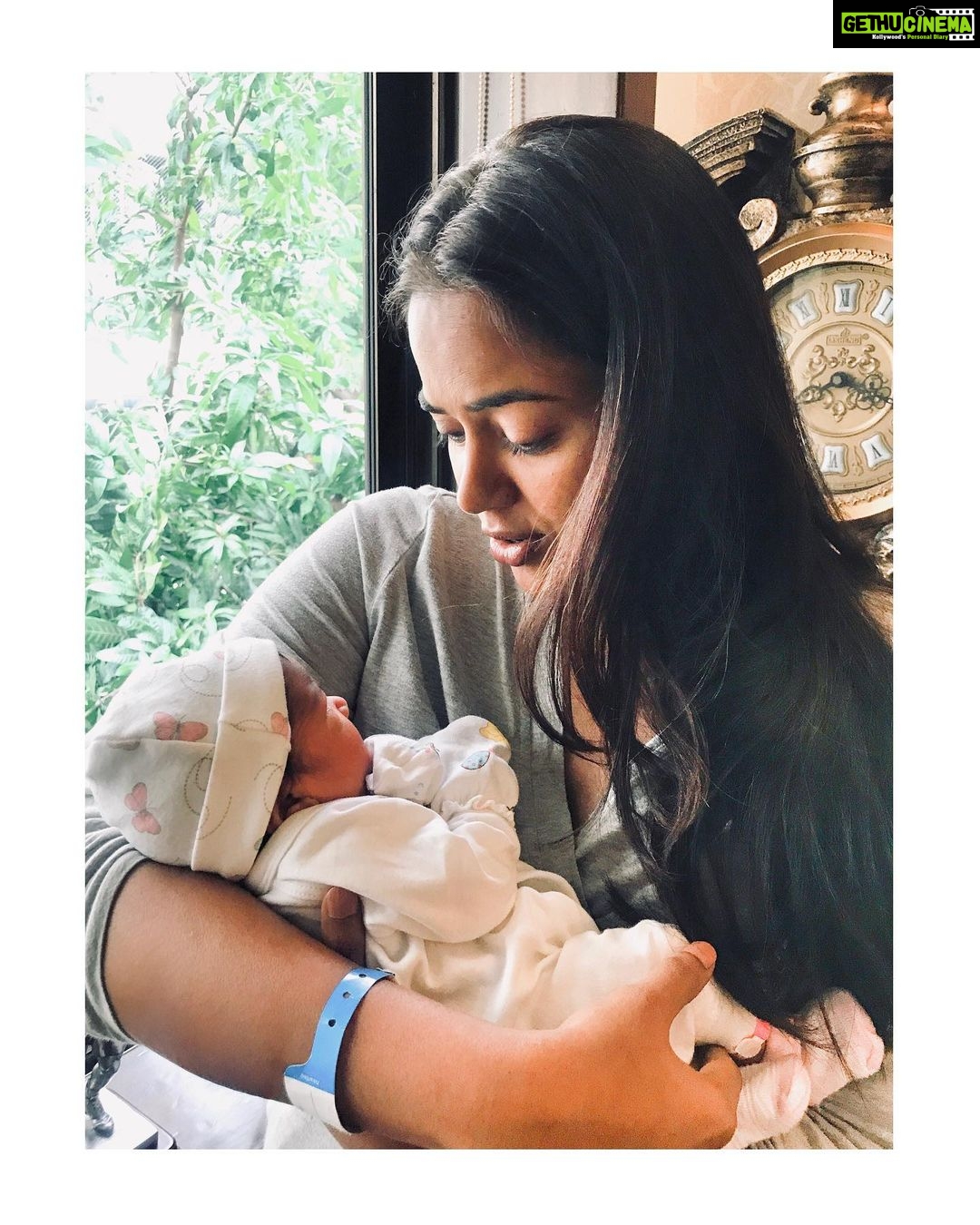 Sameera Reddy Instagram - This little girl gave me the strength of wild horses. She wanted me to find myself again. She knew I was lost and she showed me the way. I found a voice in celebrating motherhood, wanting change on body perception and the best part was reaching out to people to just feel good about themselves . Iβm so happy that people felt so connected and supported me to get here ! We prayed for a #babygirl πΈππ» and we are #blessed ! #baby #pink #itsagirl #motherhood #mom #sleeplessnights #herewegoagain π