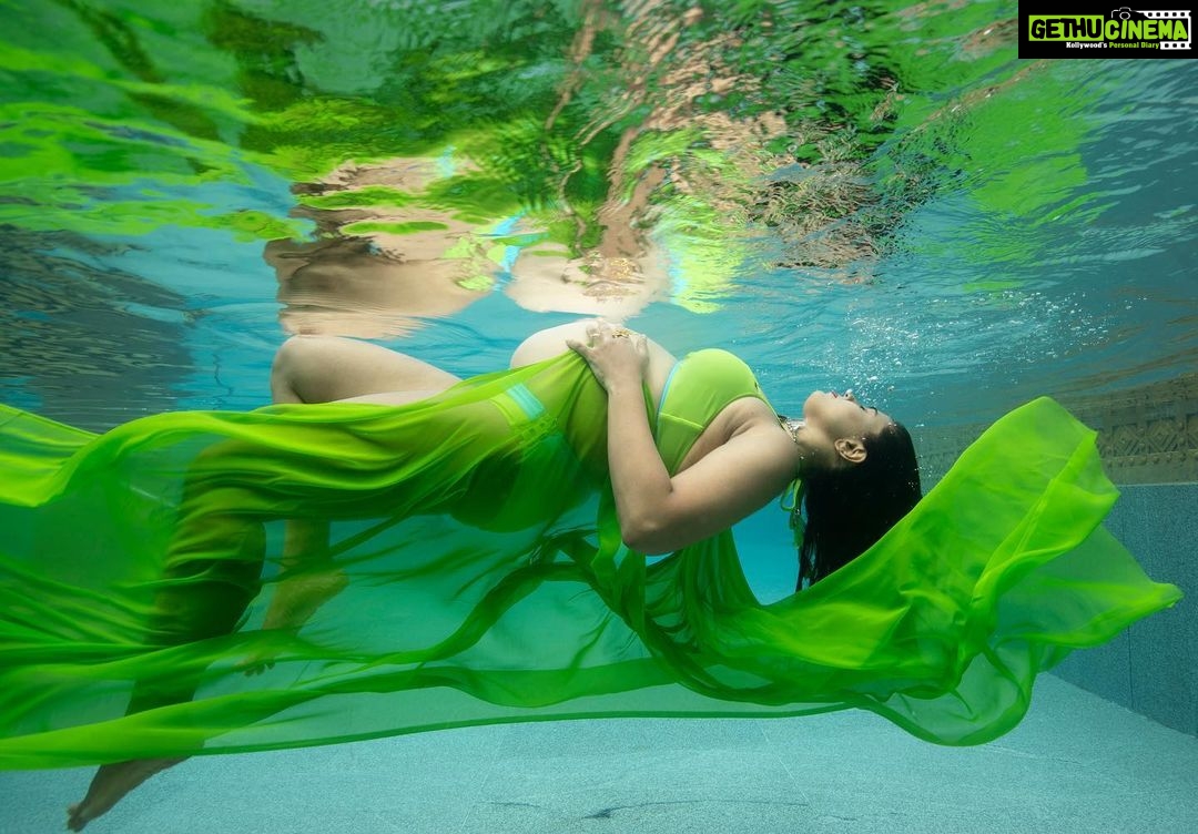 Sameera Reddy Instagram - Reflecting ! 🌟Im proud to say these pics are #nofilter #notouchup #nophotoshop ❤️ . #imperfectlyperfect #positivebodyimage #socialforgood #loveyourself #natural #water #keepingitreal . 📷 @luminousdeep #mua @kohlnrouge styled by @viihal @kairesortwear #bikini @jwmarriottjuhu . . #acceptance #body #woman mom #underwater #picoftheday #underwaterphotography #maternityshoot #pool #maternityphotography #bump #bumpstyle #pregnantbump #positivevibes #pregnancy #pregnant #pregnancyphotography #preggo #blessed