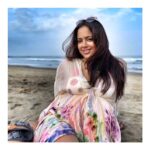 Sameera Reddy Instagram – Let’s embrace those curves ! 8th month 🥳 #pregnancy #countdown 🌸 .
#positivebodyimage #curvygirl #preggo #bump #preggobelly #goa #beach #maternityphotography #loveyourself #blessed