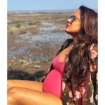 Sameera Reddy Instagram - Mother’s Day weekend feels! 🌟 I want to soak up the sun 🎶 @sherylcrow . . #happymothersday #momlife #sun #pregnancy #women #feelgood #motherhood #pregnantbelly #bump #pink #maternityphotography #swimsuit #pregnant @seraphineindia 💓 @designer_ishwari