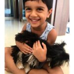 Sameera Reddy Instagram – Kisses & hugs from puppies are the bestest! Jasper and Willow made our day super fun ❤️❤️ thanks @josieskitchen .
.
#momlife #myson #hansvarde #puppies #puppylove #kisses #hugs