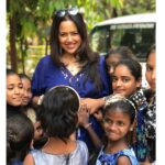 Sameera Reddy Instagram – My bump getting some girl power! Spent an action packed afternoon with these amazing kids from @the.vatsalya.foundation Mumbai ! Such beautiful energy 🌟🙂 . .
:
#babybump #blessed #love 🙏🏻 The Vatsalya Foundation
