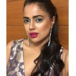 Sameera Reddy Instagram – @filmfare #awards #aboutlastnight 👗@kshitijjalori
💄@makeupbypam_pinky 💁🏻‍♀️ @zidosalon @zingranwon @jet_gems @jimmychoo 
styled by @megbhalla 📷 @designer_ishwari