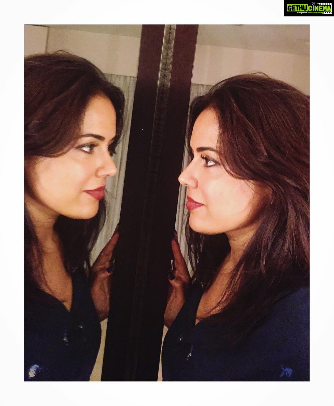Sameera Reddy Instagram - If I could talk to my younger self I’d tell her to be kinder to my heart , more forgiving of my flaws , embrace my body and love myself ❤️ it took years to figure out that the power is within us .. women can achieve anything if we just support and accept each other . It’s starts with me .. #womensday2019 #loveyourself #internationalwomensday #strongwomen #instawoman ❤️
