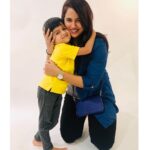 Sameera Reddy Instagram – You are my sunshine 🌟 Class pic at @safarikidmumbai thank you for letting me gatecrash and get a few myself ! Time is really flying by! #blessed ❤️
..
.
.
#family #myson #momlife #love #blessed #hansvarde