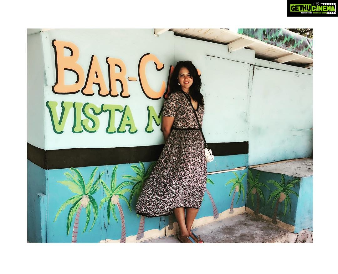 Sameera Reddy Instagram - The Dominican Republic has such an India vibe! Great hospitality and warm locals that are super enthusiastic about their culture ! From Mangu their traditional breakfast to Mamajuena, a local aphrodisiac it is such an interesting country ! π΄ . . . π· @pivanfigue . #travelgram #travel #caribbean #dominicanrepublic #mangu #vacation #momlife #instatravel #instapic #travelling #travelpics #india #vibes π Playa Caleta La Romana