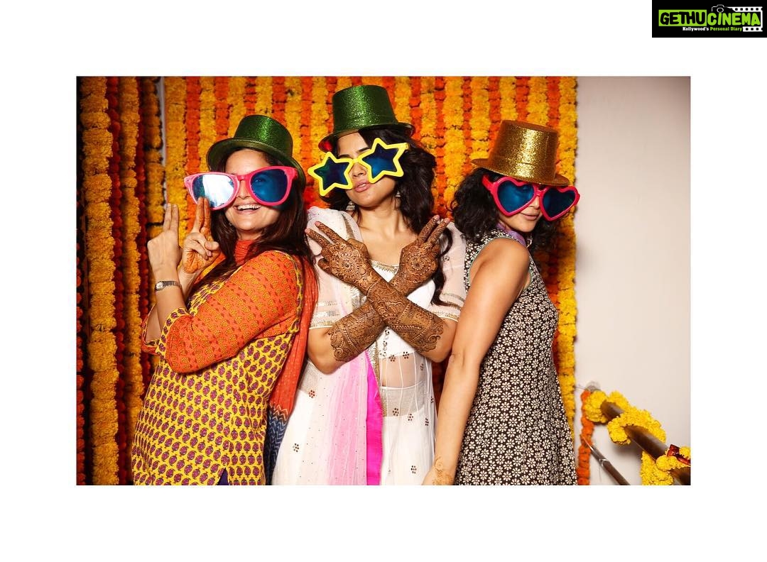 Sameera Reddy Instagram - #nationalsiblingday wow I just love how new days keep popping up to celebrate! But honestly it is a reason to celebrate cos I don’t know where I would be with my two mad hatter sisters ! Love you Sushama and Meghana! ❤️❤️. . #nationalsiblingsday #siblings #sisters #family #siblinglove #sisterlove #three #reddy #girls #sista #girlsbelike #girlsjustwannahavefun