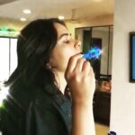 Sameera Reddy Instagram – 🎼Jingle Bell Rock 📢 Putting some Magic and Sparkles in our Christmas Morning! .
Wishing everyone a Merry Christmas 🎄❤️🥂.
.
.
.
.
.
.
.
.
#merrychristmas #tistheseasontobejolly #sparkle #magic #bubbles #joy #jinglebells #toddler #momlife #bollywood #mom #keepingitreal #sameerareddy #hansvarde