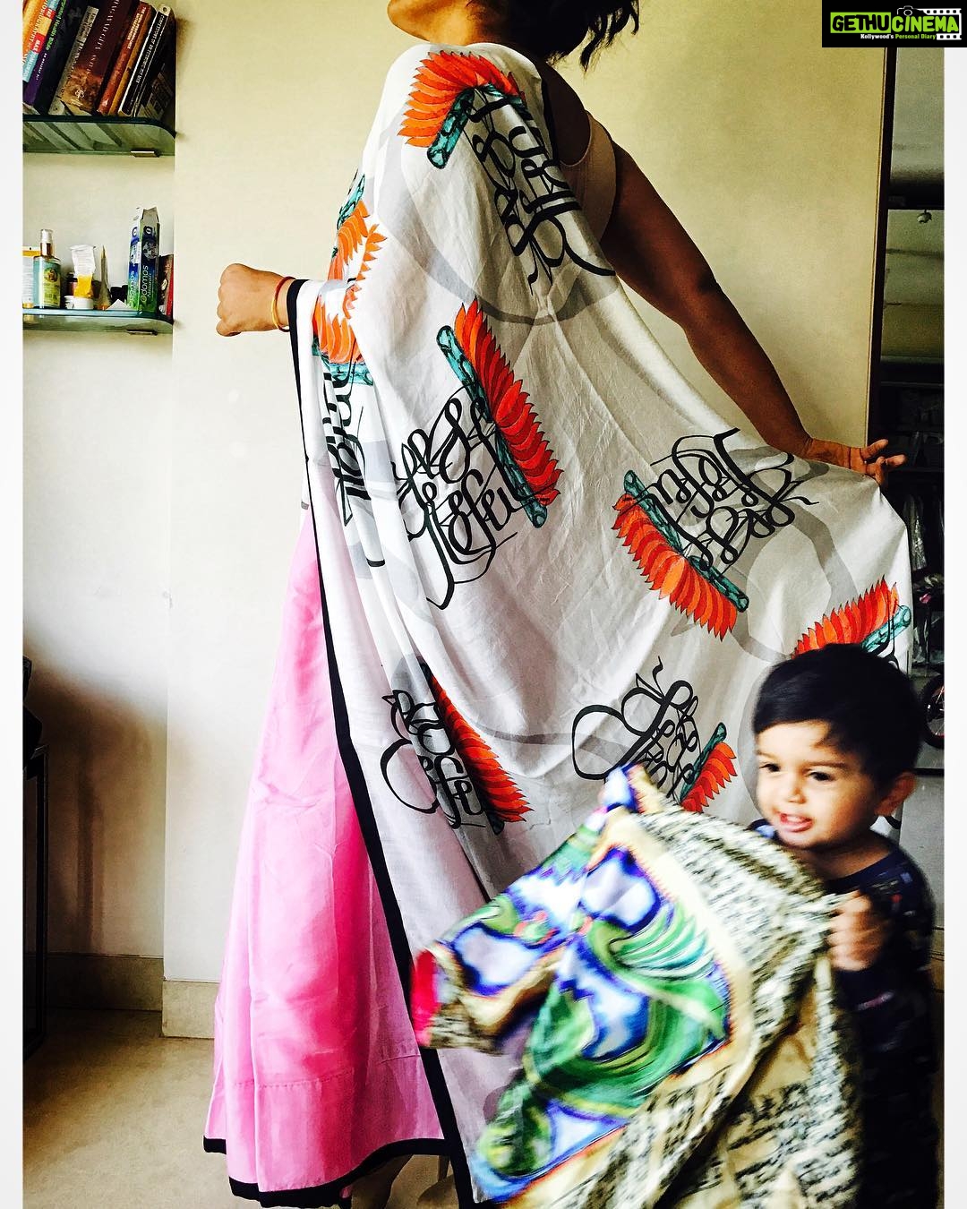 Sameera Reddy Instagram - When your son decides to photo bomb your pic 🤣 Was trying my talented heavy metal loving tattooed MIL’s fabulous saree creation and someone decides to jump in 🤔#hansvarde @manjrivarde 🤗 . . . . . . . . #momlife #mominlaw #heavymetal #tatoo #toddler#photobomb #saree #pink #lotus #label #samanjri #modelling #Saturday #saturdayevening #bollywood #mom #wearefamily #myson #naughty #hansvarde #sameerareddy #precious #moments
