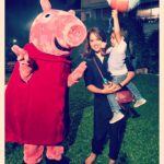 Sameera Reddy Instagram - When Peppa Pig is the ultimate celebrity friend to have 🙈 cos only that makes you a star for your 2 yr old !!! 🙃 . . . . . . . . . #peppapig #peppa #celebritystyle #celebrityfriends #coolmom #momlife #december #happybirthday #toddler #toddlerfun #happybirthday #love #joy #happy #baloons #hansvarde #sameerareddy