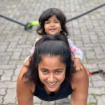 Sameera Reddy Instagram - My mama strongest💪🏼who needs weights when we have our babies to sit on us 🤣 it’s Fitness Friday and my journey continues ! Not budging form 82kg but my inches have really come down . I’m focusing a lot on my tummy which after 2 kids has become jelly central but honestly Hans and Nyra love cuddling it 😍🙃 getting fit this time round vs all the times I have lost weight before has actually been fun , motivating and not stressful and I’m so grateful for that 🙏🏼❤️ how are you peeps doing ? Status please 📝 #fitness #fitnessfriday #letsdothis 🏃🏻‍♀️