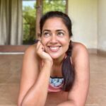 Sameera Reddy Instagram - What are you daydreaming of ?! 💭🌈😍 #tuesdaythoughts #dreaming #manifesting #positive #thoughts become things ✅