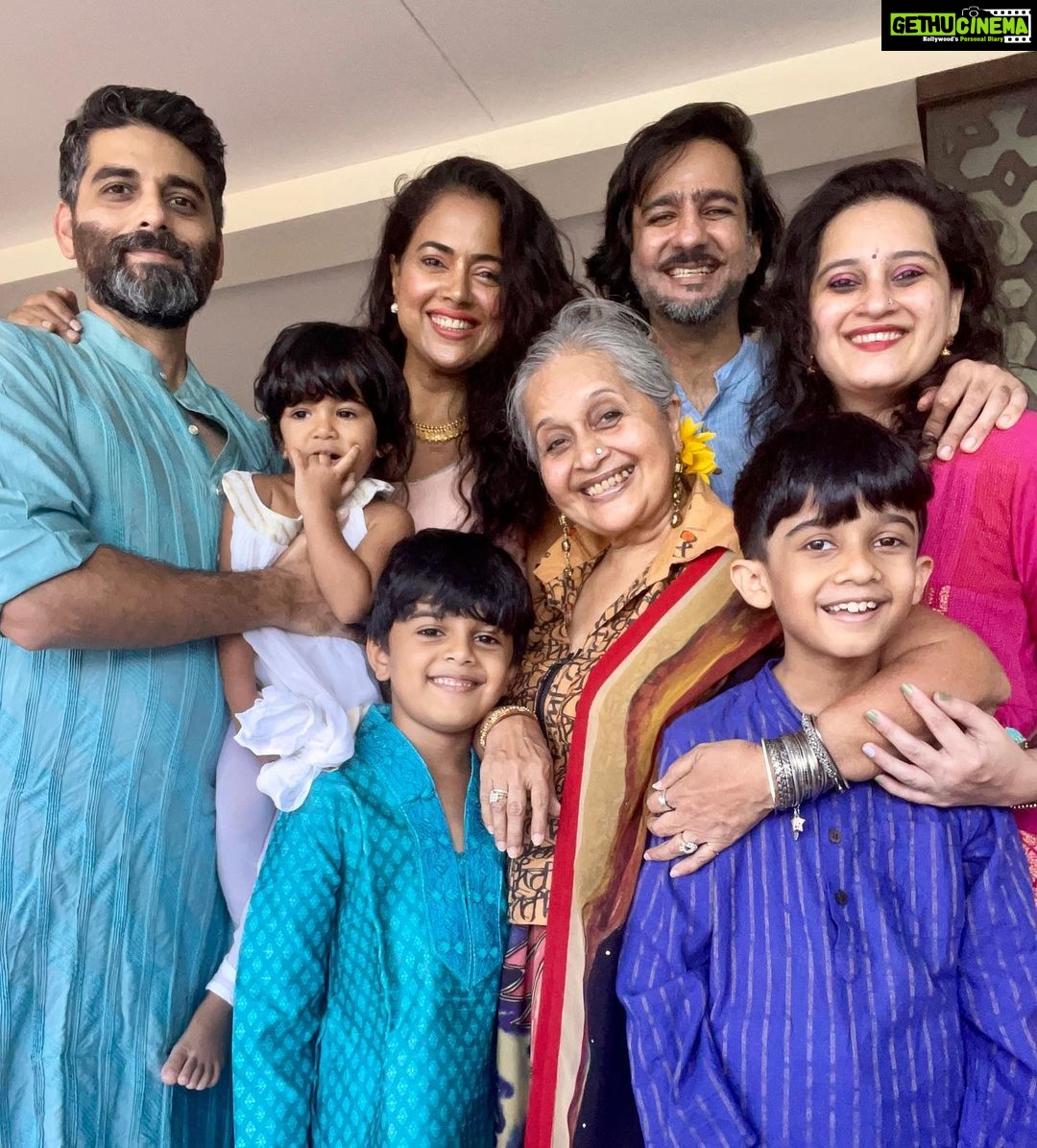 Sameera Reddy Instagram - Our little Nyra will be the tough lil sis protecting her brothers and they will do they same for her for life ❤️Siddy-Nyra -Hans! Missing Nirvaan @therealmeghanareddy @sevensush ✨We send you all our love! A very Happy Raksha Bandhan ! Lots of love & wishes @manjrivarde #messymama @diydayalishka @mr.vardenchi #happyhans #sunshinesiddy @aadiinmotion #naughtynyra ✨🪔😃 #rakshabandhan #brotherandsister #brother #sister #love #forever ❤️