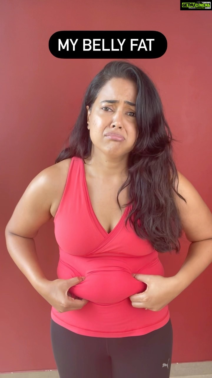 Sameera Reddy Instagram - Say bye bye BELLY FAT for good🔥thanks to Belly Burn with Shwe on the CULT.FIT app! @cultfitofficial A holistic approach to make fitness a lifestyle👉🏼it gives you everything from guided workouts to nutrition plan, all in 4 weeks! Sign up for the program and burn the stubborn fat, right from home! 🏡 #BBWithShwe #BeBetterEveryDay #fitness #ReelsInstagram #ReelItFeelIt