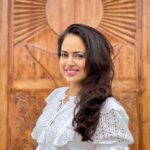 Sameera Reddy Instagram – Chin up girl.. Focus on the happy sunshine 🌞Wednesday 💃
📍Goa #messymama momentsofmine #goa