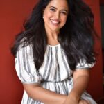 Sameera Reddy Instagram - If you are happy and you know it flash your smile 😃😁 #sundayfunday #messymama #portrait 💃 📷 @mohit_tulaskar18 👗 @westsidestores