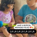 Sameera Reddy Instagram – Can you confirm what Nyra is saying 🧐 this is shower?  this is chappal ??? Oh well let’s just sing ! La la la la la la laaaa ! Happy weekend 🎸 #messymama  #naughtynyra #happyhans #brotherandsister #momlife #friday #fun 🎼❤️