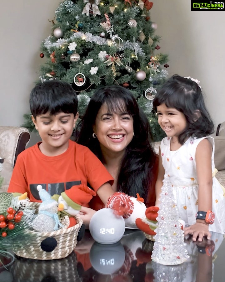 Sameera Reddy Instagram - Get into the Christmas spirit with Amazon Alexa, the most efficient home assistant and is super fun for kids & family time❤️This holiday season and celebrate your 2021 endings with Santa stories, song and dance and most amazing new year resolutions to get your manifesto set for 2022!! Are u new year ready?? @amazonalexaindia #JustAsk #GetSmartWithAlexa
