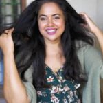 Sameera Reddy Instagram - Dealing with hair loss or hair thinning seems like a small price to pay for bringing your incredible, tiny human into the world, but that’s not to say it’s not daunting. 3 in 5 women experience excessive postpartum hair loss, resulting in weakened & parched strands. This is why constant care & nourishment with time-tested #Ayurvedic herbs & oils in @mothersparsh Intense Hair Treatment Kit is all it takes to treat your hair fall & early hair greying woes! The purifying blend of Dashamoola, Jabapushpa, Bhringraj, Triphala & much more in this four-step hair-care regime is an excellent hair supplement that will help reduce hair-fall whilst also controlling early greying of hair. Discover a modern take on Ayurveda youself with @mothersparsh Intense Hair Treatment Kit, infused with precious hair care botanicals for hair that feels nurtured from the roots and out. Use COUPON CODE - SAMEERA20 TO AVAIL EXTRA 20% OFF on Mother Sparsh website. Link to buy - https://mothersparsh.com/products/intense-hair-treatment-kit . . . #mothersparsh #ayurvedaforhairhealth #vocalforlocal