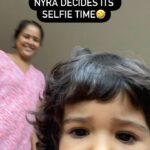 Sameera Reddy Instagram - Wait for it😱Urgent Selfie required mama 😂!! #messymama #naughtynyra #timelapse #sunday #cyclonetauktae #goa