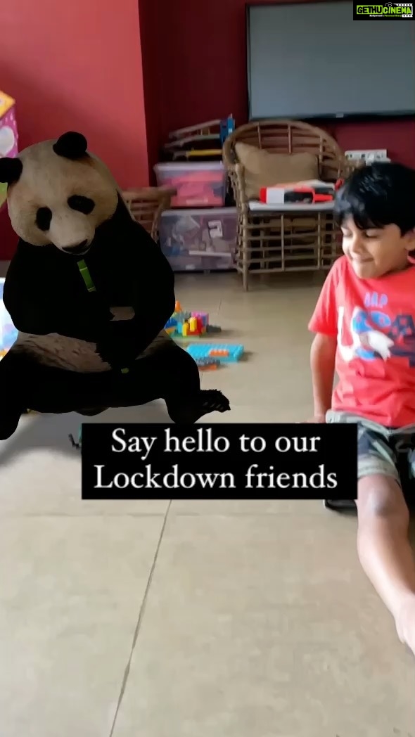 Sameera Reddy Instagram - Bringing the Zoo home to Hans & Nyra πββ¬π§πΌπwe used to do this last lockdown ! Running out of ideas for these kids yaaaaa #lockdown #home #activity #messymama #happyhans #naughtynyra #messymama #funwithkids ππΌ just type in Cat in Google app and click on view in 3Dπ