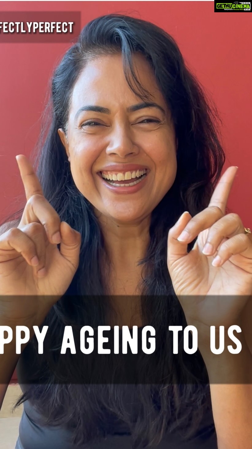 Sameera Reddy Instagram - Happy Ageing to us🎉To our amazing community that empowers healthy conversations Thank you for being you❤️it’s been a massive pressure as we age to keep looking youthful So here is a lil birthday message from me to you ! And thank you for All the Dm’s and messages I received for my birthday🎂! It means a lot! 🥰 #imperfectlyperfect #43 #birthdayweek #thankyou 🙏🏼