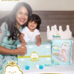 Sameera Reddy Instagram – I have always voted Pampers Premium Care as the No 1 softest diaper! ❤️❤️❤️👌👌👌👌✅✅✅✅👶👶👶👶👶🥇🥇🥇🥇🥇 I have always chosen these for Nyra from Day 1. 

It’s soft like cotton, completely safe, makes Nyra happy and comfortable at night & even on hot summer days because Pampers Premium Care Diapers are just superb in quality! pls go check them out for yourself! 
✨
Do you wanna win a Royal #kingofsoft hamper exclusively by Pampers??

 its very easy…

All you have to do is- 👉🏼

1. Click a photo with a Pampers Premium Care pack
2. Crown the pack the #KingOfSoft using our own crown sticker 👑👑👑
3. Use #KingOfSoft, tag @pampersindia and tag 3 moms in your caption, asking them to participate.

——-

#KingOfSoft #Pampers #PampersIndia #PampersPartner #PampersTribe
#MomandBaby #Babylove #MomGoals #DiaperBaby #BabyProducts #MomLife #MomGoals
#BabyGoals #NewBorns #PampersBaby #PampersMom #BabyCare #ad