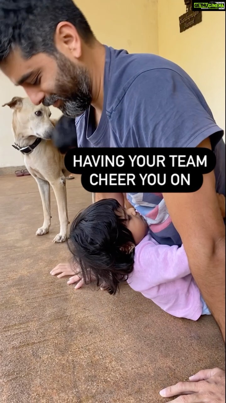 Sameera Reddy Instagram - Our mornings ❤️wouldn’t want it any other way🙏🏼 @mr.vardenchi 👉🏼 with the team🚨 Hans Nyra Tommy 😃 #messymama #happyhans #naughtynyra #terrifictommy #fitness #fitnessmotivation #fitdad #happiness #fatherhood #momlife #mornings ✨