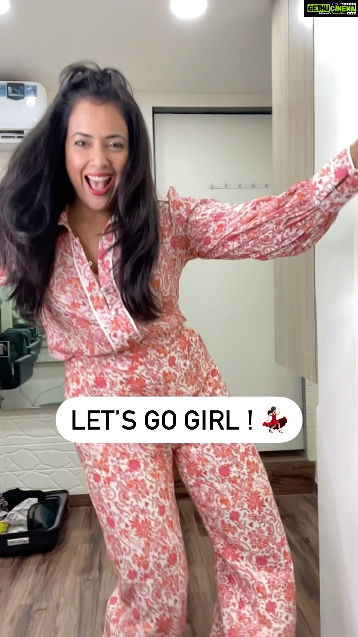 Sameera Reddy Instagram - Hello Mumbai ! Letβs do this ππ» got a hot date with @mr.vardenchi π love you @zidosalon π @comocollective @houseofeda β¨ Zido Salon