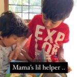 Sameera Reddy Instagram - Mamas’s lil helper❤️feeding , reading and making sure his Lil Sis is having fun 🤩 #sundayfunday #happyhans #naughtynyra #brotherandsister #messymama #momlife #funwithkids #motherhood #momentsofmine 🎄🌟🌈