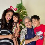 Sameera Reddy Instagram - Merry Christmas🌟🎄from ours to yours ❤️ ⛄️❄️🥳 wishing you love happiness and joy😍#sassysaasu #messymama #naughtynyra #happyhans #merrychristmas