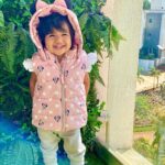 Sameera Reddy Instagram - It’s beginning to feel like Christmas ☃️ #naughtynyra a.k.a Minnie Mouse 🌟 #messymama #momlife #mornings ❄️ Belagavi - ಬೆಳಗಾವಿ