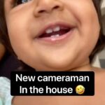 Sameera Reddy Instagram – Robber Alert🚨caught escaping with Mama’s phone😁#naughtynyra #messymama #happyhans #christmastree #weekend #excitement #momlife #reels 🎈