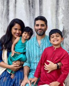 Sameera Reddy Instagram - Wishing you all a blessed Diwali with positive energy 🌟 2020 has been challenging and it’s the first Diwali away from my mom dad and sisters. Makes me value relationships a lot more🙏🏼 Feeling blessed 🪔#Diwali2020 #ShubhDiwali2020 #positivevibes #family #blessed