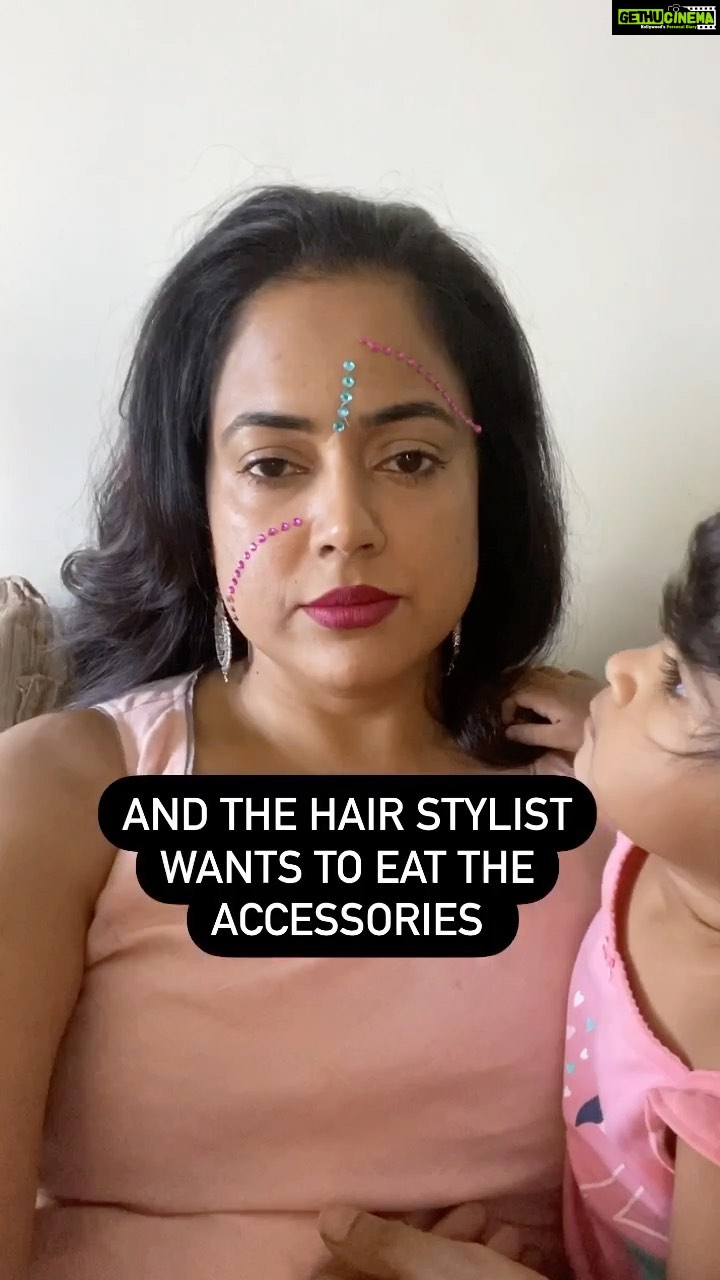 Sameera Reddy Instagram - I’m lucky to have the best team in the business📸 thank you #MUA #happyhans & #naughtynyra #hairstlyist for always making your mama look fabulous 🤩🎈 #momlifeisthebestlife #imperfectly#messymama #momentsofmine #Diwali2020 #ShubhDiwali2020 #FeelItReelIt #FeelKaroReelKaro #ReelsWaliDiwali