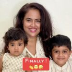 Sameera Reddy Instagram – Try try till you succeed #momlife 🤪🤣😎 One picture please 📸 #happyhans #naughtynyra #messymama #imperfectlyperfect #mom #festivevibes #diwali #mood 🎈🥳#Diwali2020
#ShubhDiwali2020
#FeelItReelIt
#FeelKaroReelKaro
#reelswalidiwali