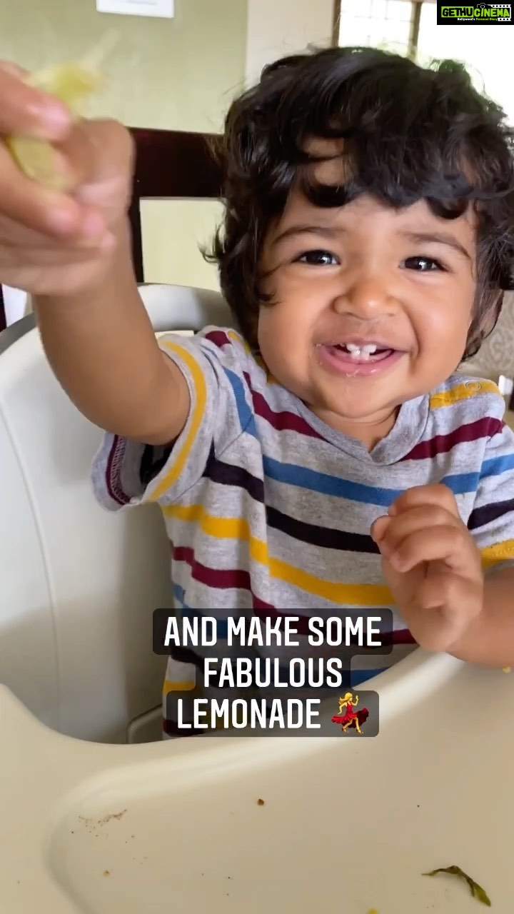 Sameera Reddy Instagram - #naughtynyra gyan🙂Life is gonna throw you lemons🍋chew those sour moments like this boss baby and make some fabulous lemonade💃 #messymama #gyan #lifeisbeautiful #bossbaby #style #momlife #motherhood #reel #life #keepingitreal 😎