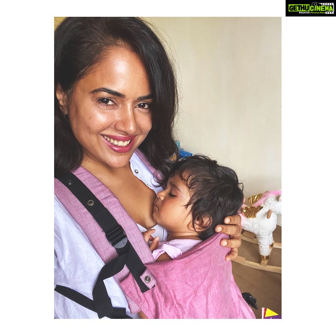 Sameera Reddy Instagram - GIVEAWAY ALERT๐จI discovered babywearing with Nyra and I always say I wish I had with Hans! Hugging Nyra close in my Soul carriers has been one of my favourite parenting experiences and I want to share the same feeling with all the mamas and dadas who follow me, so I requested @soulslings_india to gift 10 baby carriers ๐๐ผ ALL of the designs that you see on this post ๐ Swipe through to see some of my special memories from the last year! My babywearing days have been truly nourishing and amazing for both of us as it's a healthy habit too๐ ๐ To participate in this GIVEAWAY : -๐๐ผLike this post! -๐๐ผTell me in the comments why you want to win, you can tag a friend too! - ๐๐ผShare this post to your stories for extra good luck. ;) ๐ Giveaway closes in 48 hours! I will be picking 10 lucky comments to receive @soulslings_india Soul Aseemas, Anoonas, and a Basic! ๐#babywearing #babywearingmana #soulslings @soulslings_india #giveaway