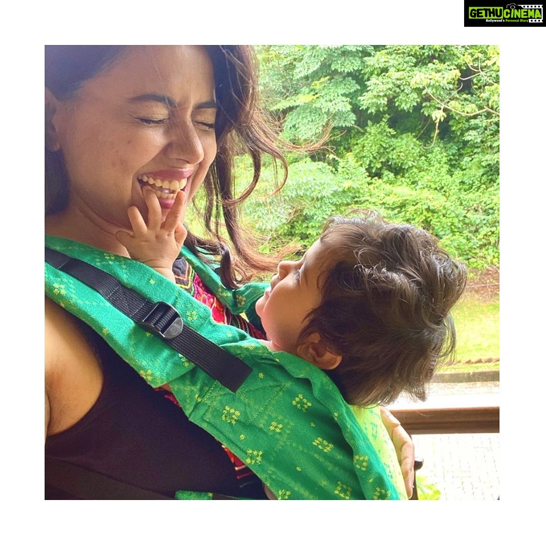 Sameera Reddy Instagram - GIVEAWAY ALERT๐จI discovered babywearing with Nyra and I always say I wish I had with Hans! Hugging Nyra close in my Soul carriers has been one of my favourite parenting experiences and I want to share the same feeling with all the mamas and dadas who follow me, so I requested @soulslings_india to gift 10 baby carriers ๐๐ผ ALL of the designs that you see on this post ๐ Swipe through to see some of my special memories from the last year! My babywearing days have been truly nourishing and amazing for both of us as it's a healthy habit too๐ ๐ To participate in this GIVEAWAY : -๐๐ผLike this post! -๐๐ผTell me in the comments why you want to win, you can tag a friend too! - ๐๐ผShare this post to your stories for extra good luck. ;) ๐ Giveaway closes in 48 hours! I will be picking 10 lucky comments to receive @soulslings_india Soul Aseemas, Anoonas, and a Basic! ๐#babywearing #babywearingmana #soulslings @soulslings_india #giveaway