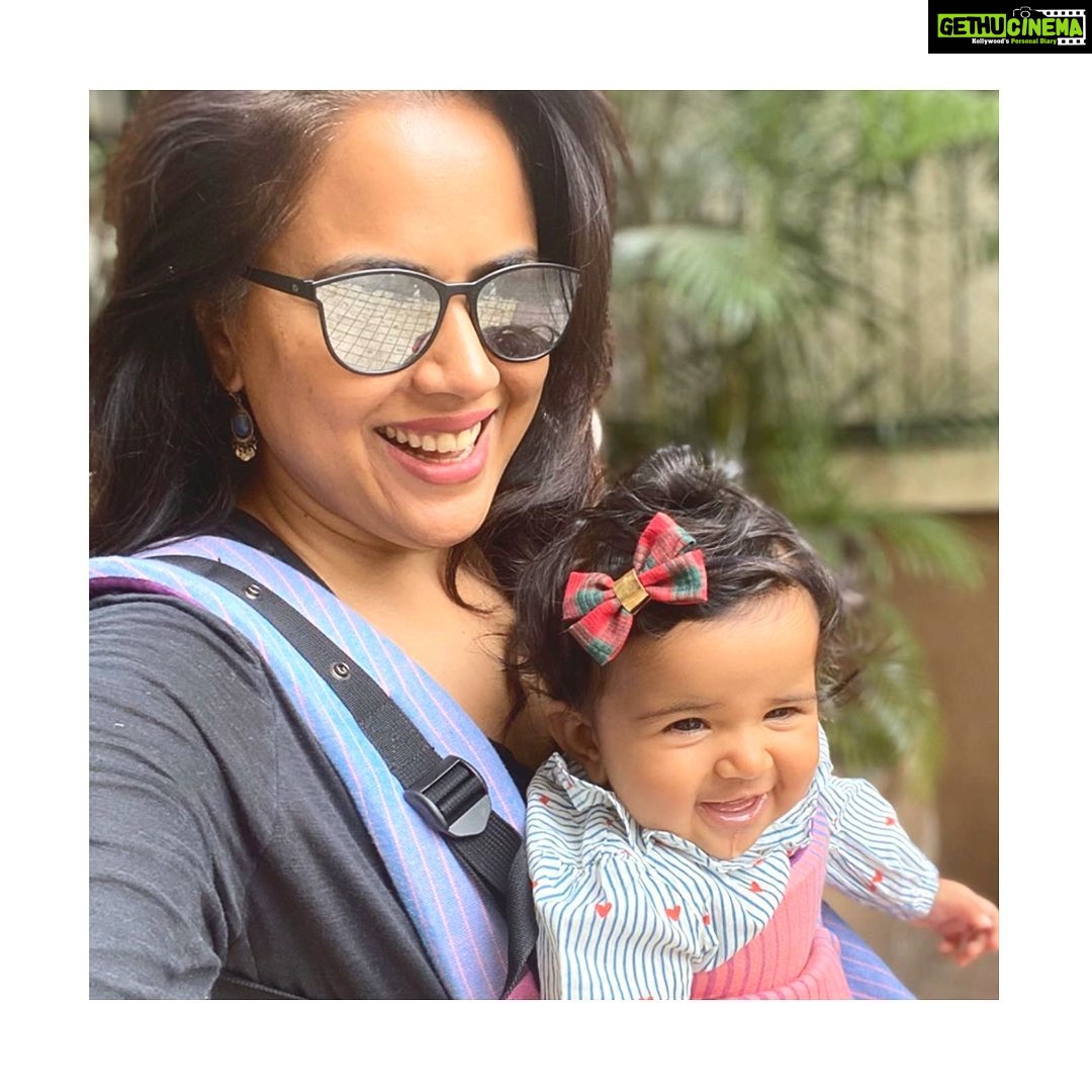 Sameera Reddy Instagram - GIVEAWAY ALERT๐จI discovered babywearing with Nyra and I always say I wish I had with Hans! Hugging Nyra close in my Soul carriers has been one of my favourite parenting experiences and I want to share the same feeling with all the mamas and dadas who follow me, so I requested @soulslings_india to gift 10 baby carriers ๐๐ผ ALL of the designs that you see on this post ๐ Swipe through to see some of my special memories from the last year! My babywearing days have been truly nourishing and amazing for both of us as it's a healthy habit too๐ ๐ To participate in this GIVEAWAY : -๐๐ผLike this post! -๐๐ผTell me in the comments why you want to win, you can tag a friend too! - ๐๐ผShare this post to your stories for extra good luck. ;) ๐ Giveaway closes in 48 hours! I will be picking 10 lucky comments to receive @soulslings_india Soul Aseemas, Anoonas, and a Basic! ๐#babywearing #babywearingmana #soulslings @soulslings_india #giveaway