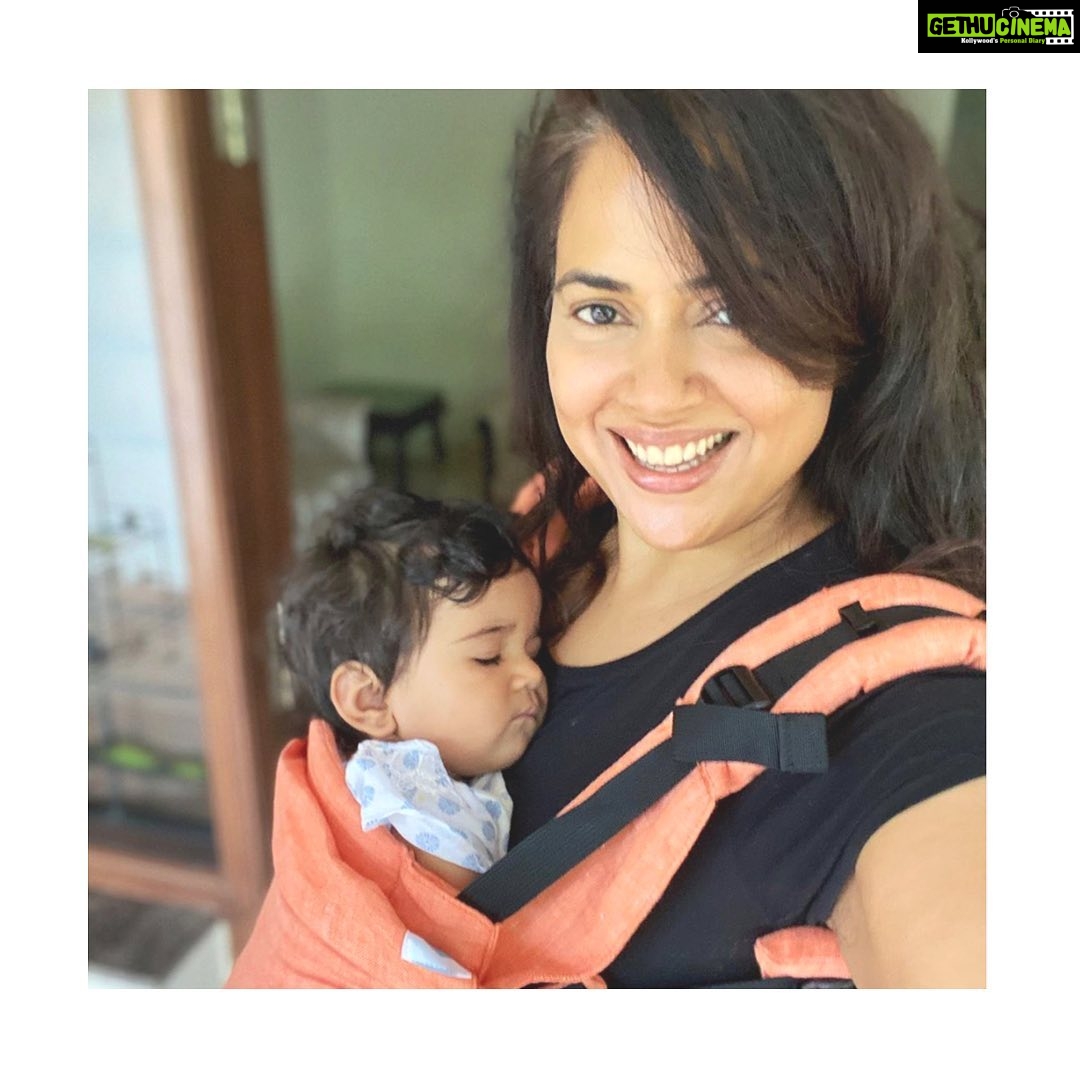 Sameera Reddy Instagram - GIVEAWAY ALERT๐จI discovered babywearing with Nyra and I always say I wish I had with Hans! Hugging Nyra close in my Soul carriers has been one of my favourite parenting experiences and I want to share the same feeling with all the mamas and dadas who follow me, so I requested @soulslings_india to gift 10 baby carriers ๐๐ผ ALL of the designs that you see on this post ๐ Swipe through to see some of my special memories from the last year! My babywearing days have been truly nourishing and amazing for both of us as it's a healthy habit too๐ ๐ To participate in this GIVEAWAY : -๐๐ผLike this post! -๐๐ผTell me in the comments why you want to win, you can tag a friend too! - ๐๐ผShare this post to your stories for extra good luck. ;) ๐ Giveaway closes in 48 hours! I will be picking 10 lucky comments to receive @soulslings_india Soul Aseemas, Anoonas, and a Basic! ๐#babywearing #babywearingmana #soulslings @soulslings_india #giveaway
